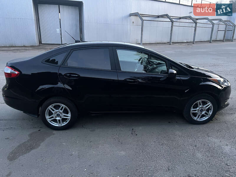 Седан Ford Fiesta 2018 в Львове