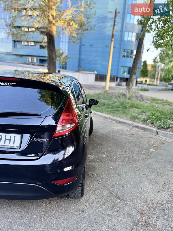 Хэтчбек Ford Fiesta 2012 в Киеве