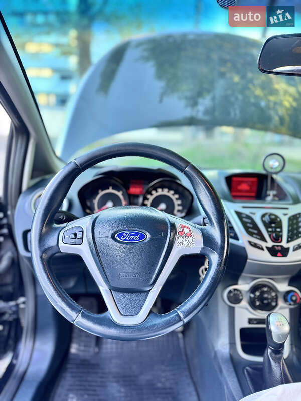 Хэтчбек Ford Fiesta 2012 в Киеве