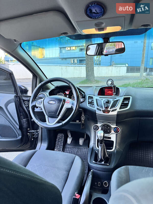 Хэтчбек Ford Fiesta 2012 в Киеве