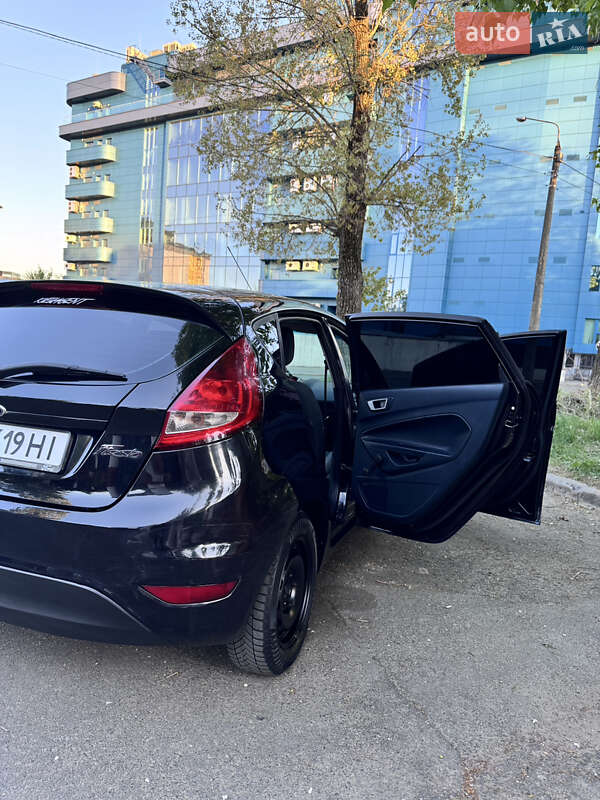 Хэтчбек Ford Fiesta 2012 в Киеве