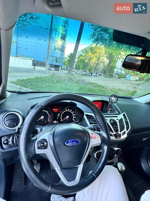 Хэтчбек Ford Fiesta 2012 в Киеве