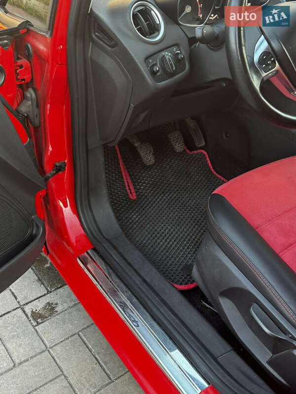Хэтчбек Ford Fiesta 2015 в Запорожье