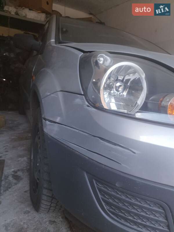 Хэтчбек Ford Fiesta 2006 в Киеве