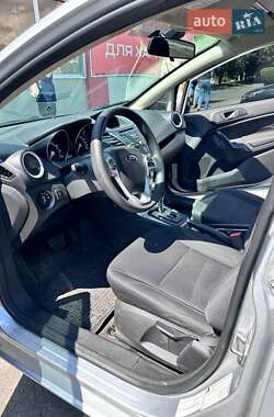 Хэтчбек Ford Fiesta 2018 в 