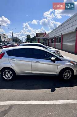 Хэтчбек Ford Fiesta 2018 в 