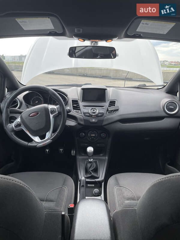 Хэтчбек Ford Fiesta 2016 в Львове фото 14 Хэтчбек Ford Fiesta 2016 в Львове