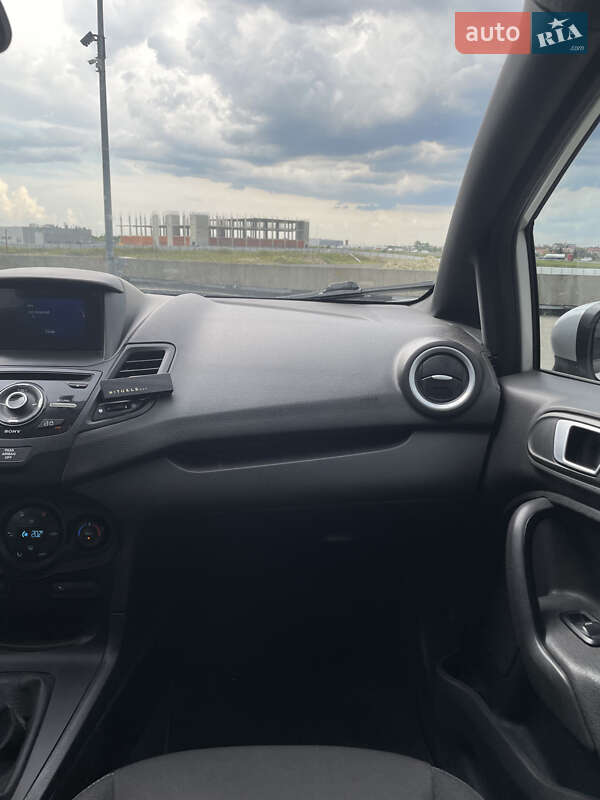 Хэтчбек Ford Fiesta 2016 в Львове фото 17 Хэтчбек Ford Fiesta 2016 в Львове