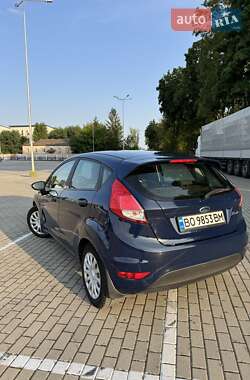 Хэтчбек Ford Fiesta 2013 в 