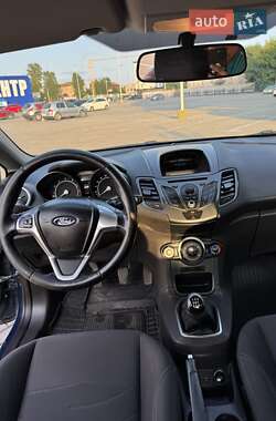 Хэтчбек Ford Fiesta 2013 в 