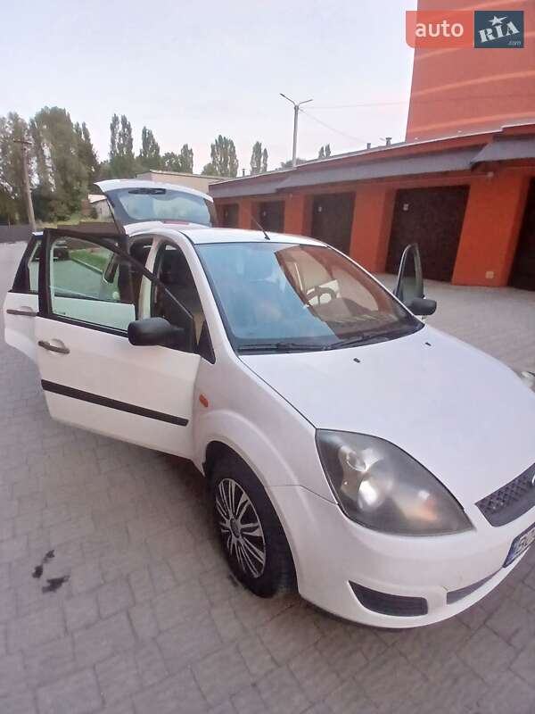 Хэтчбек Ford Fiesta 2006 в Тернополе