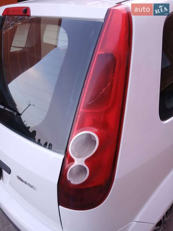 Хэтчбек Ford Fiesta 2006 в Тернополе