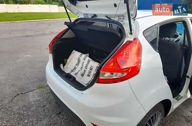 Хэтчбек Ford Fiesta 2010 в 