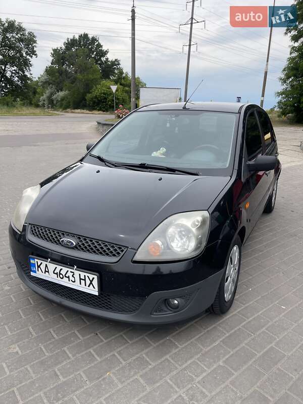 Хэтчбек Ford Fiesta 2008 в Киеве