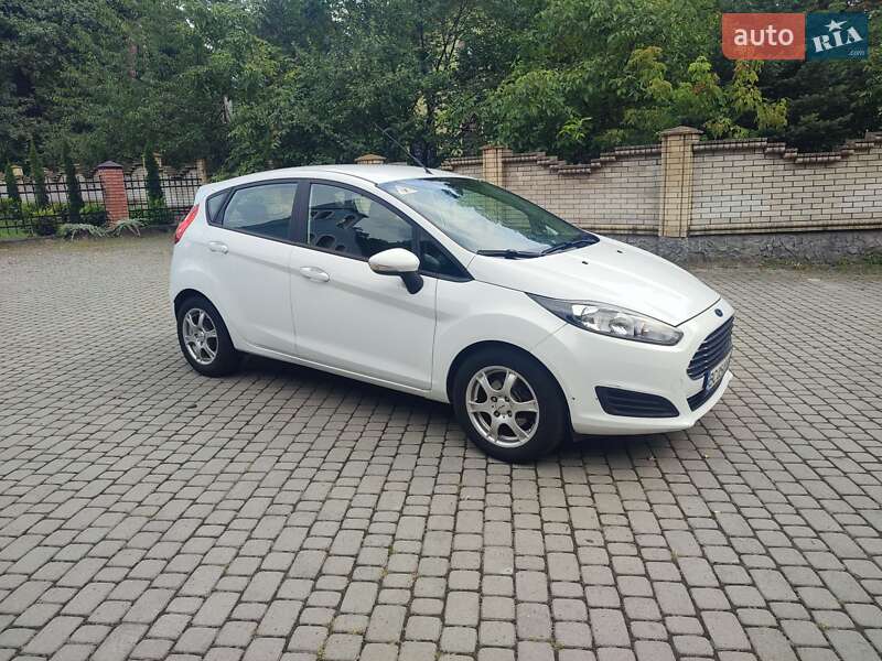 Хэтчбек Ford Fiesta 2014 в Львове