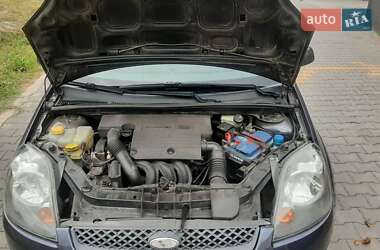 Хэтчбек Ford Fiesta 2007 в 