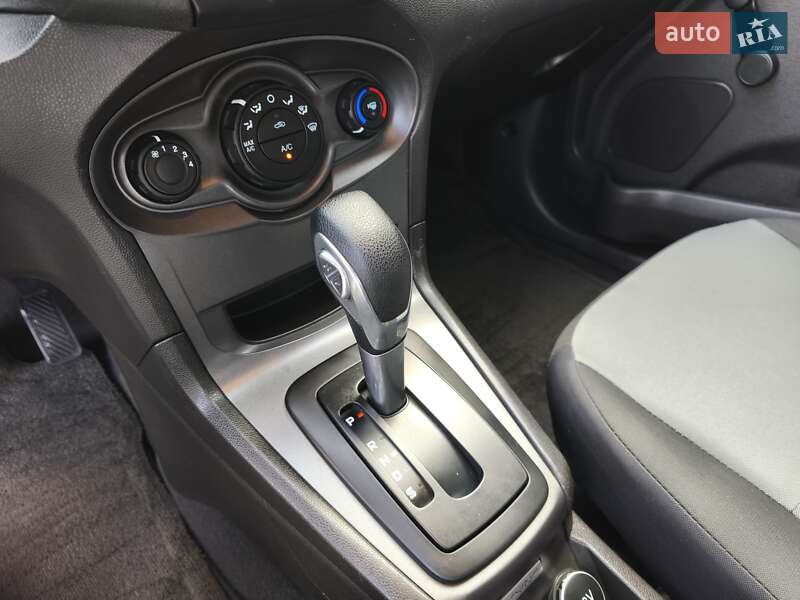 Седан Ford Fiesta 2018 в Днепре