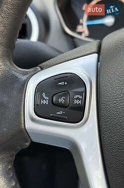 Седан Ford Fiesta 2014 в 