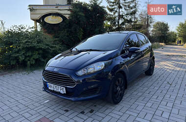 Хэтчбек Ford Fiesta 2015 в 