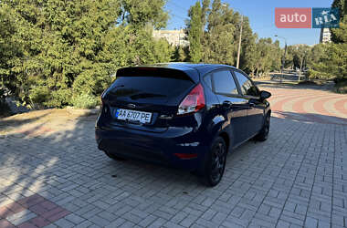 Хэтчбек Ford Fiesta 2015 в 