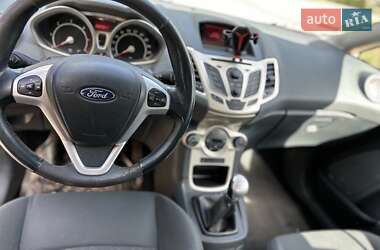 Хэтчбек Ford Fiesta 2009 в 