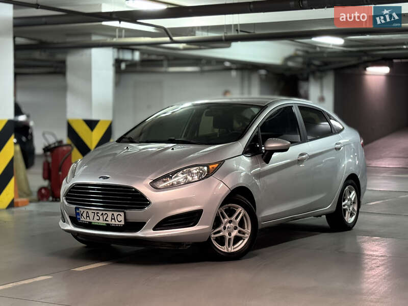 Седан Ford Fiesta 2017 в Днепре