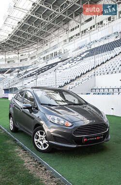 Седан Ford Fiesta 2014 в 