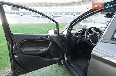 Седан Ford Fiesta 2014 в 