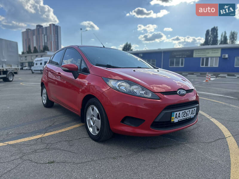 Хэтчбек Ford Fiesta 2011 в Киеве