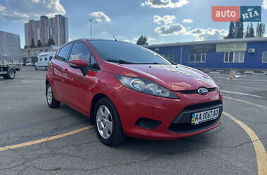 Хэтчбек Ford Fiesta 2011 в 