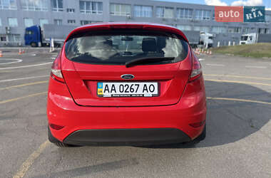 Хэтчбек Ford Fiesta 2011 в 