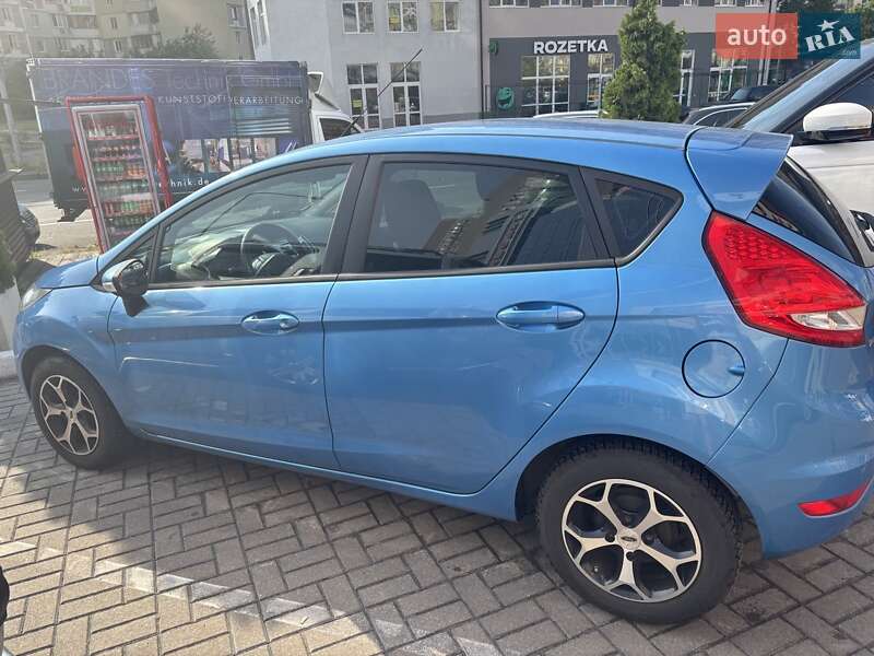 Хэтчбек Ford Fiesta 2012 в Киеве