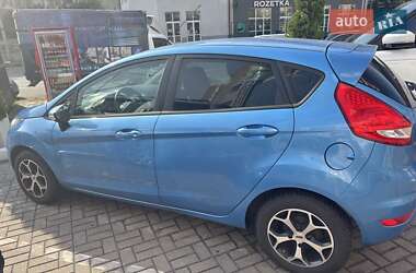 Хэтчбек Ford Fiesta 2012 в 