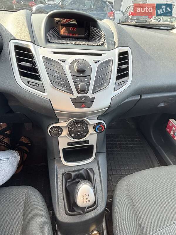 Хэтчбек Ford Fiesta 2012 в Киеве