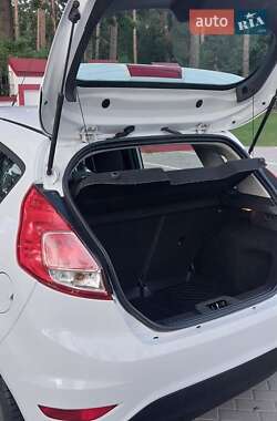 Хэтчбек Ford Fiesta 2013 в 