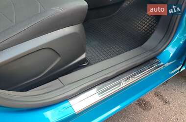 Хэтчбек Ford Fiesta 2015 в 