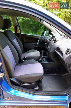 Хэтчбек Ford Fiesta 2006 в 