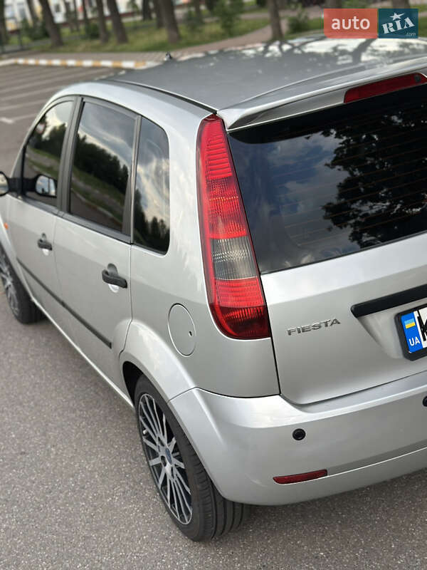 Хэтчбек Ford Fiesta 2003 в Киеве
