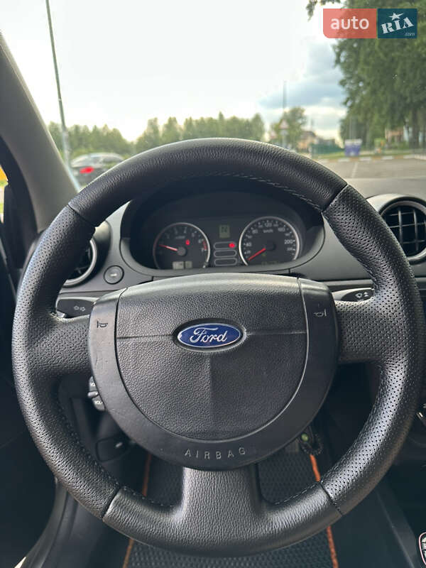 Хэтчбек Ford Fiesta 2003 в Киеве