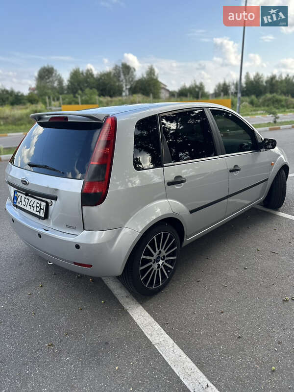 Хэтчбек Ford Fiesta 2003 в Киеве