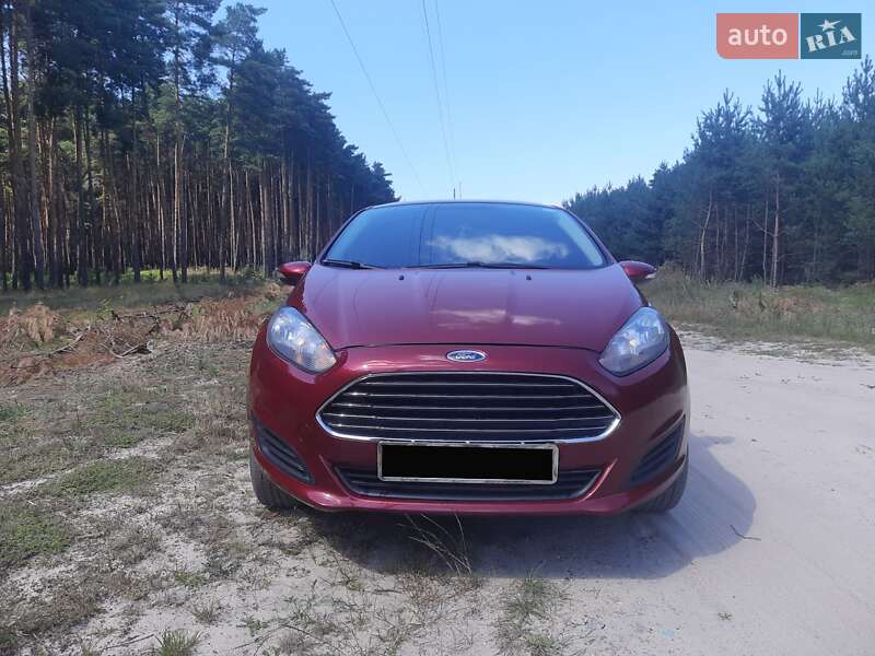 Седан Ford Fiesta 2013 в Славуте