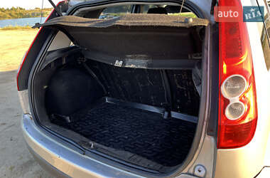 Хэтчбек Ford Fiesta 2008 в 