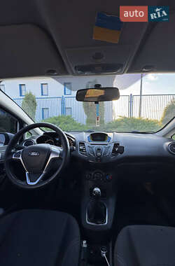 Хэтчбек Ford Fiesta 2013 в 