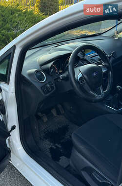 Хэтчбек Ford Fiesta 2013 в 