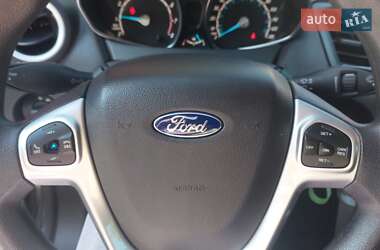 Хэтчбек Ford Fiesta 2018 в 