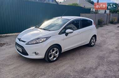 Хэтчбек Ford Fiesta 2011 в 