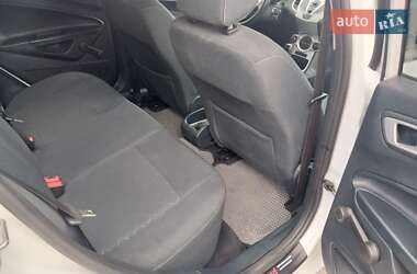 Хэтчбек Ford Fiesta 2011 в 