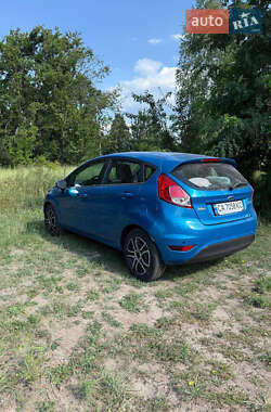 Хэтчбек Ford Fiesta 2016 в 