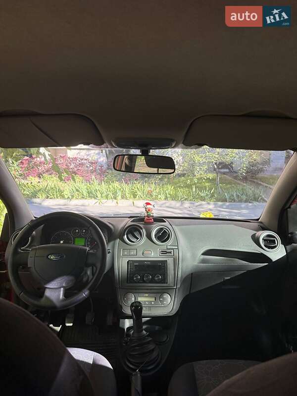 Хэтчбек Ford Fiesta 2007 в Киеве