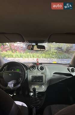 Хэтчбек Ford Fiesta 2007 в 